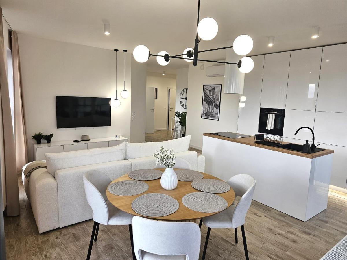 Urban Apartments Luxury Skyline Sokolska Towers 30A, 2 Free Garages, Gym & Sauna, Self Check-In Kattowitz Exterior foto